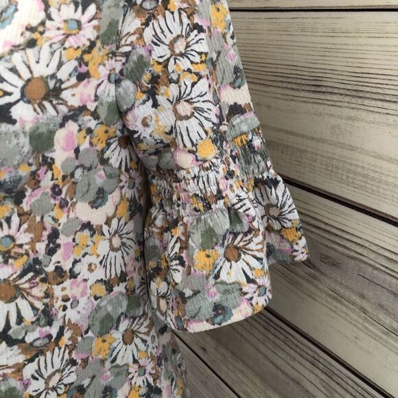 LC Lauren Conrad Daisy Floral Print Short Sleeve Keyhole Tie Back Top - Picture 3 of 7